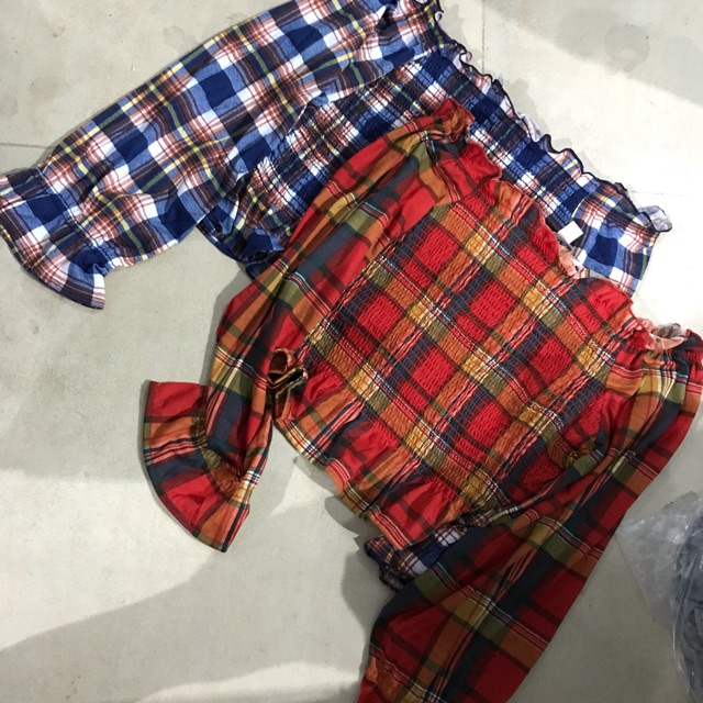 Áo croptop Bẹt Vai Tay Loe Xuất Xịn