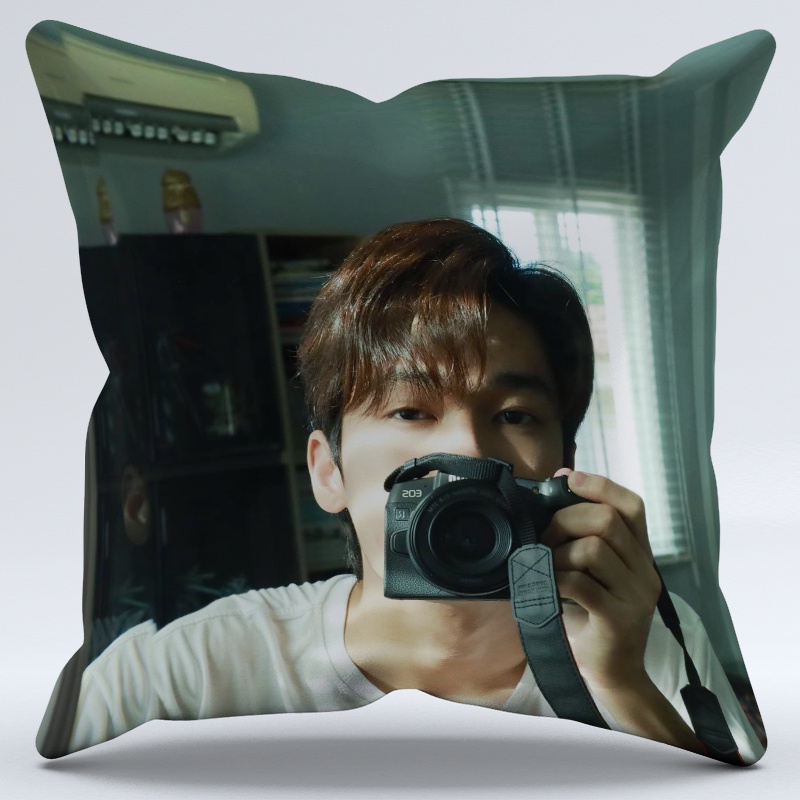 Vỏ gối đơn bằng polyester in họa tiết f4 dew jirawat sutivanisak trang trí nội thất | BigBuy360 - bigbuy360.vn