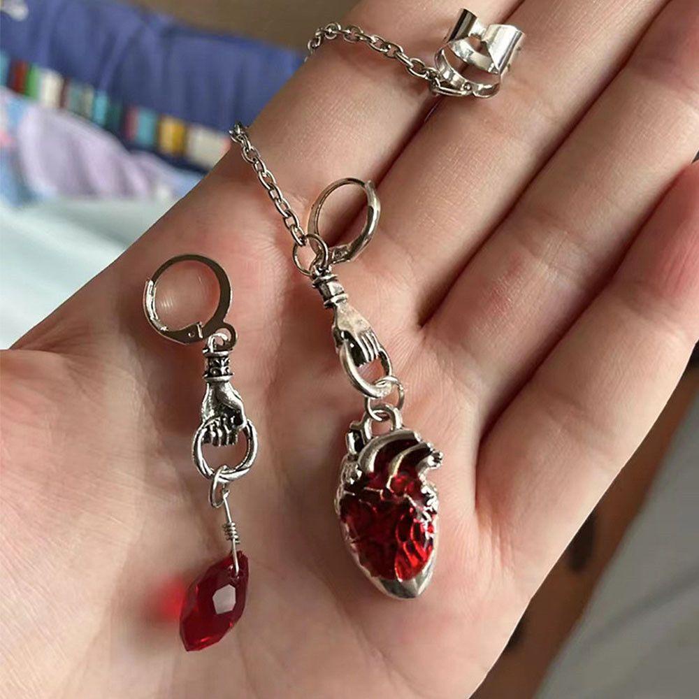 Khuyên Tai Chuỗi Ma Cà Rồng Màu Đỏ Phong Cách Gothic The Beating