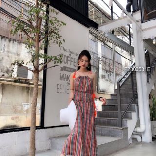 Đầm maxi sọc kẻ cổ yếm!