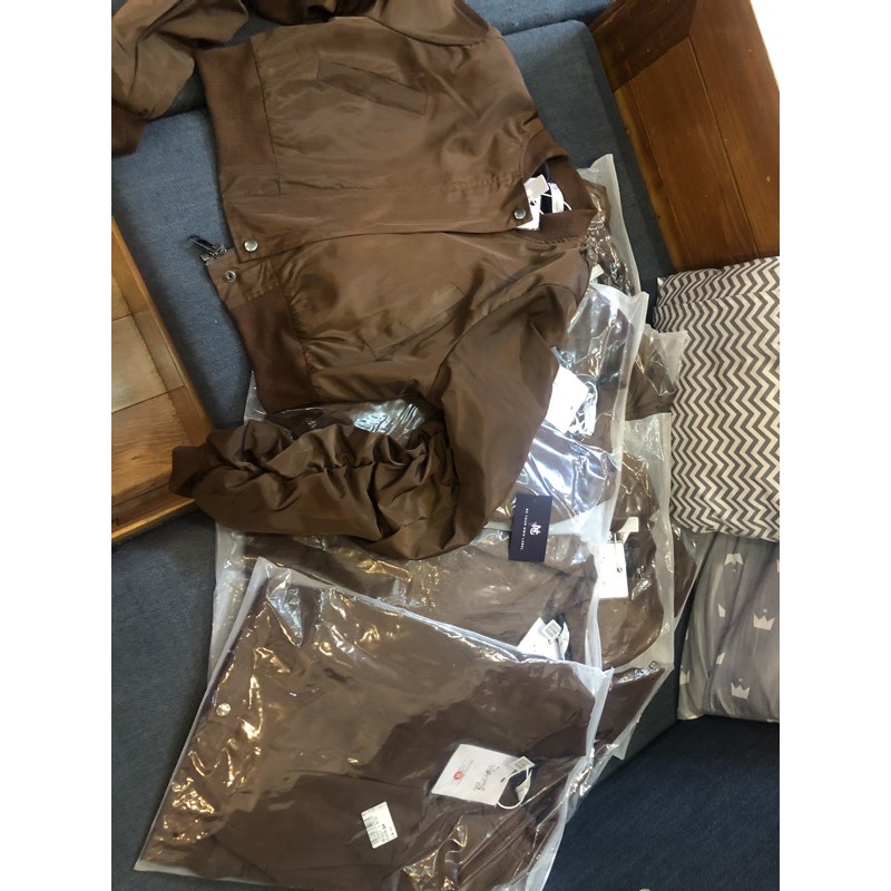 Áo khoác bomber dù dáng croptop