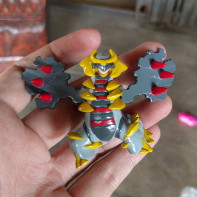 Mô hình pokemon giratina tomy