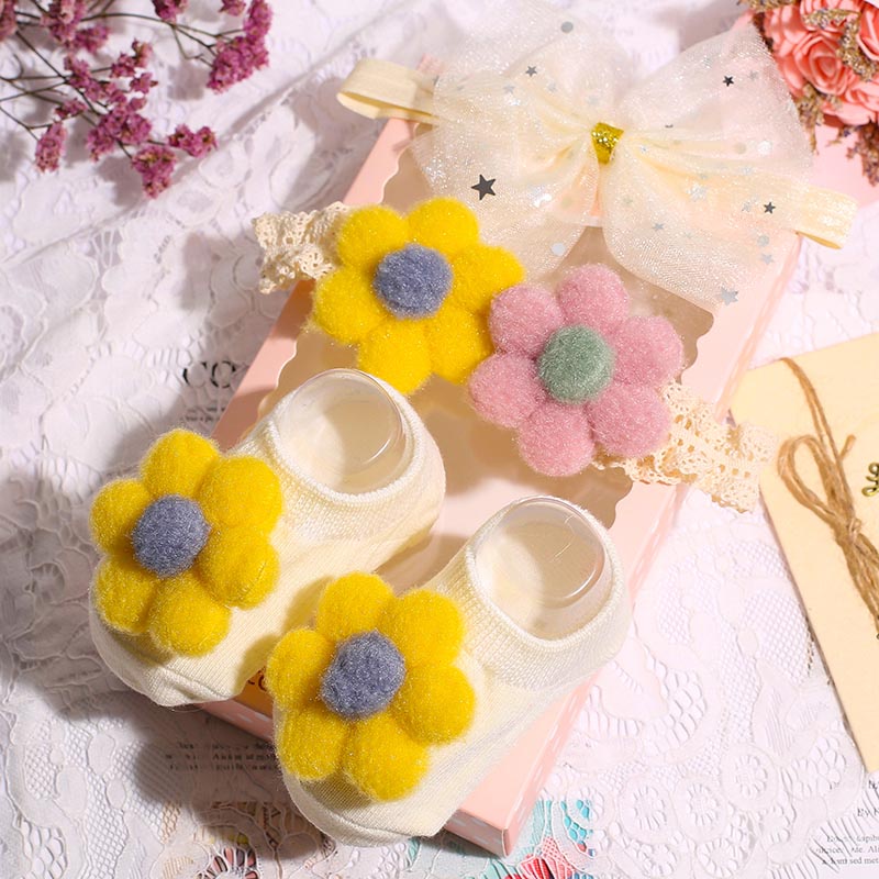 Set 3 Đôi Vớ Mềm Mại Dễ Thương Cho Bé