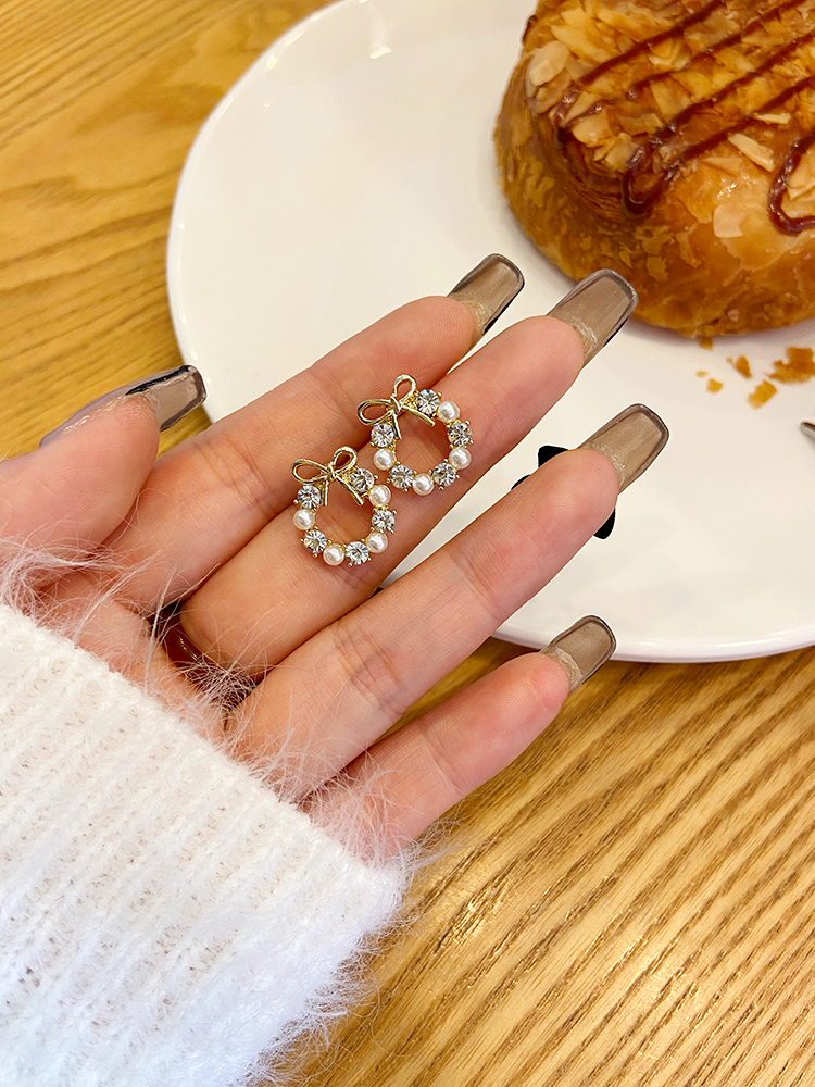 Đôi khuyên tai hình nơ phối hạt ngọc trai giả sang trọng cho nữ