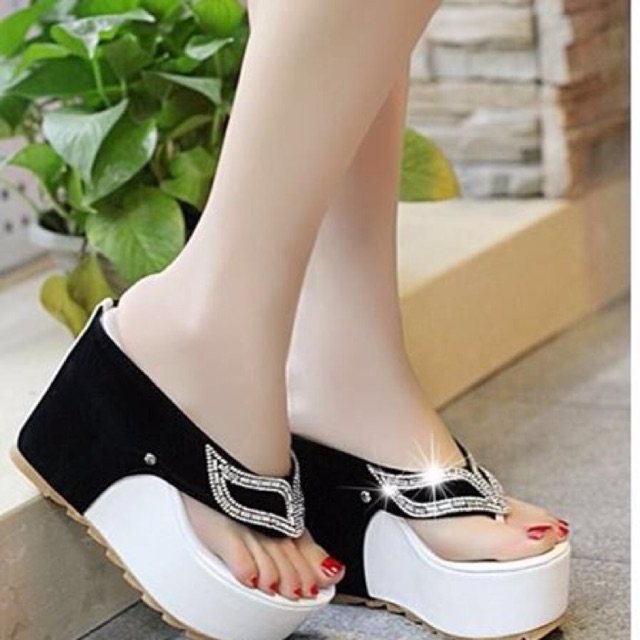 Dép kẹp đế xuồng hình mắt mèo