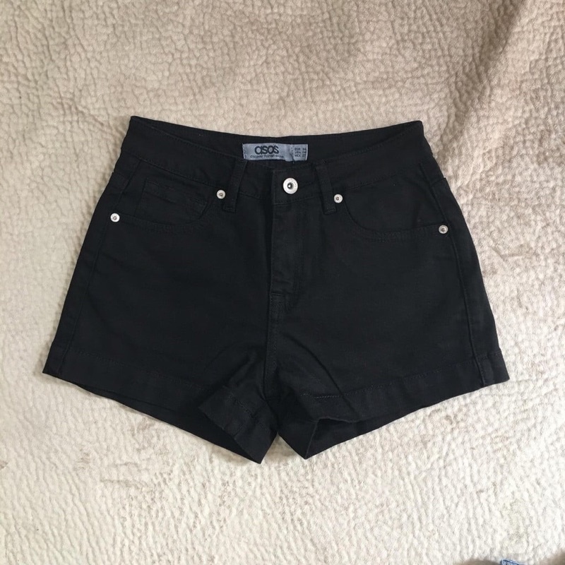 Quần short  VNXK asos xuất xịn! chất vải kaki jean mềm  dễ chịu khi mặc! 2 màu đen trắng cơ bản dễ phối đồ cực kì luôn ạ