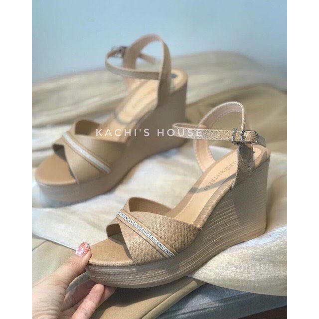SANDAL XUỒNG ĐẾ VÂN GỖ QUAI VÁT PHỐI CHỮ
