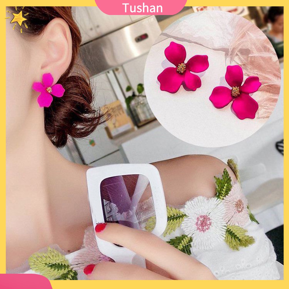 Bông tai nữ đính đá thời trang sang trọng