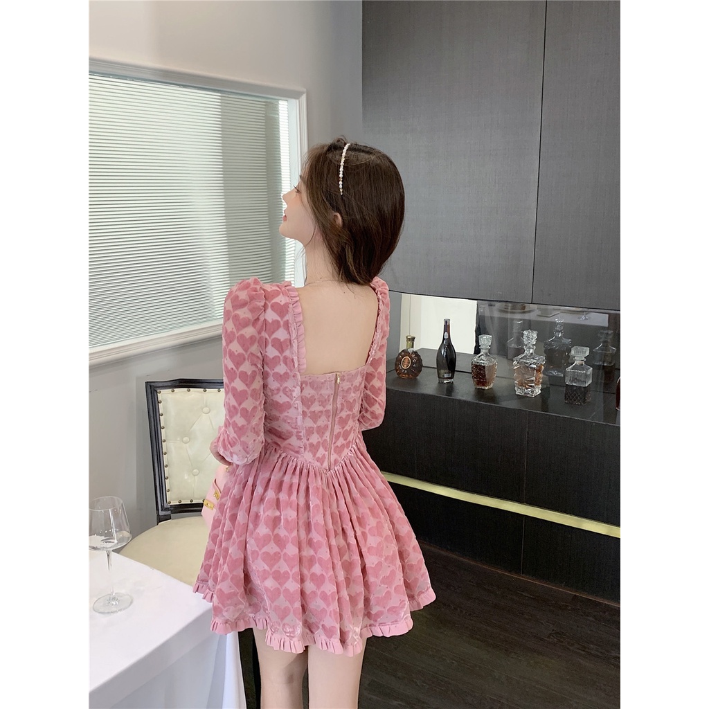 Đầm nhung cổ vuông ba chiều màu đồng nhất phong cách Pháp ngọt ngào quyến rũ