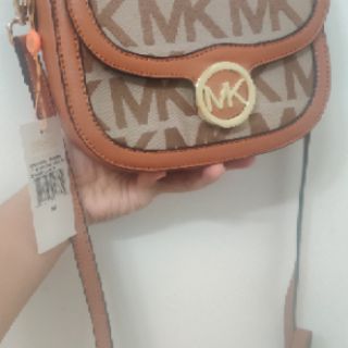 Túi Mk bầu đeo chéo