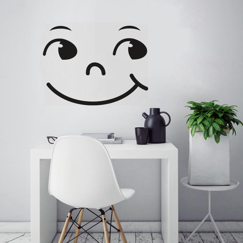 Decal dán tường hình mặt cười