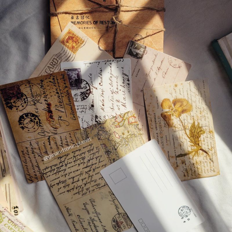 Set 10 tấm postcard chủ đề văn bản cổ điển - bưu thiếp decor tường quà tặng - ginandtonic