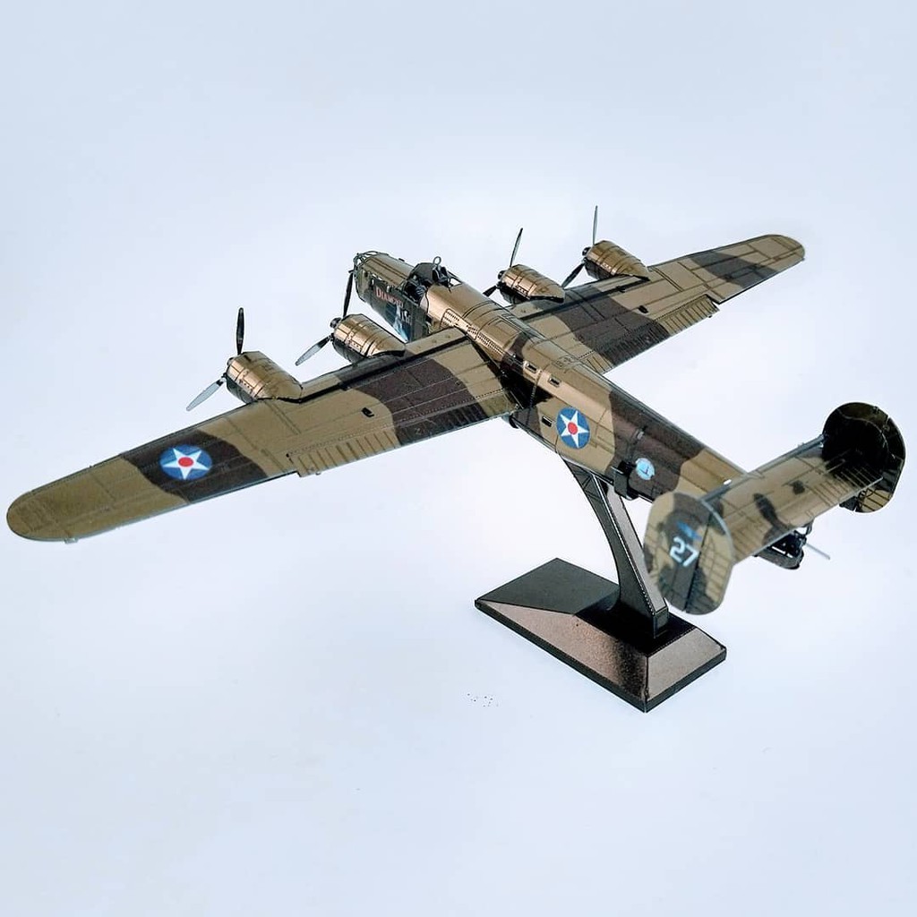 Mô Hình 3D Kim Loại Lắp Ráp Máy Bay Ném Bom B-24 Liberator