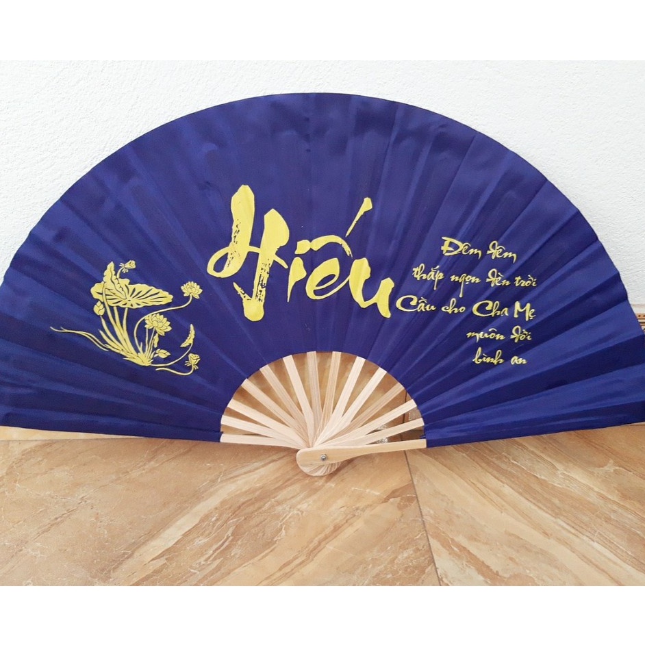 Quạt vải cầm tay nan tre phong thủy vẽ tranh và thư pháp nhiều màu