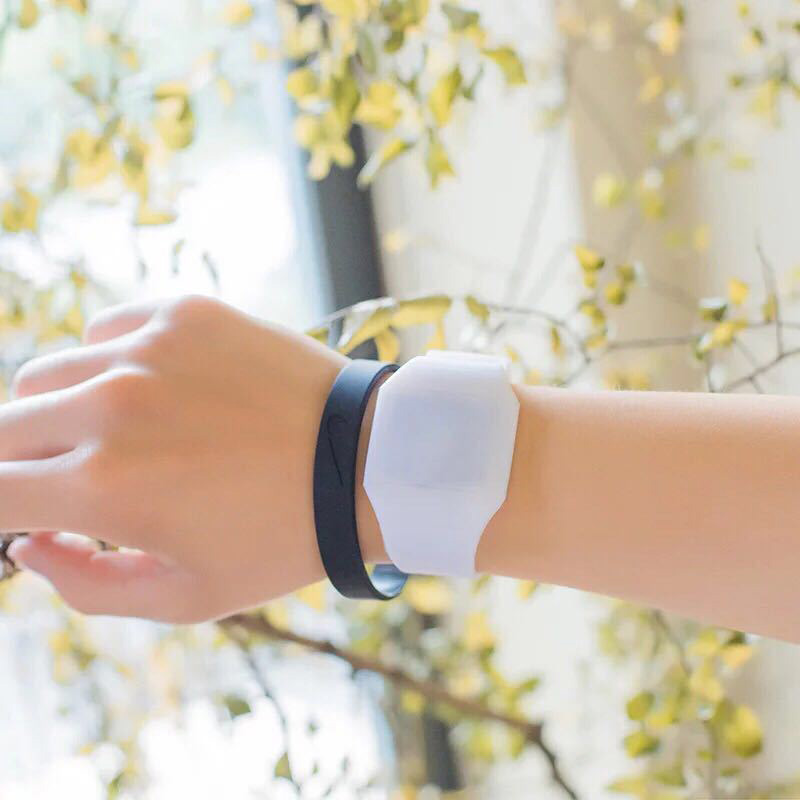 Đồng hồ điện tử trang trí đèn led thiết kế đơn giản sành điệu | BigBuy360 - bigbuy360.vn