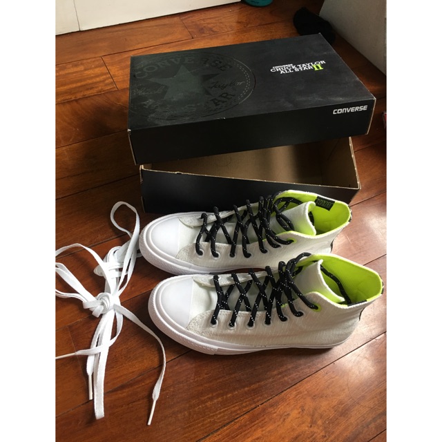 Thanh lí em Converse All Star Chuck Taylor II Shield Canvas Hi in White Volt cực hot từng làm mưa làm gió đây ạ ❤️❤️❤️