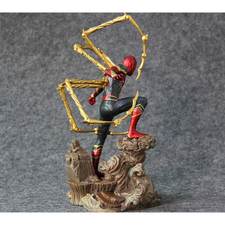Mô hình Iron Spider Man Avengers Infinity War Diamond Select Toys 23cm Marvel