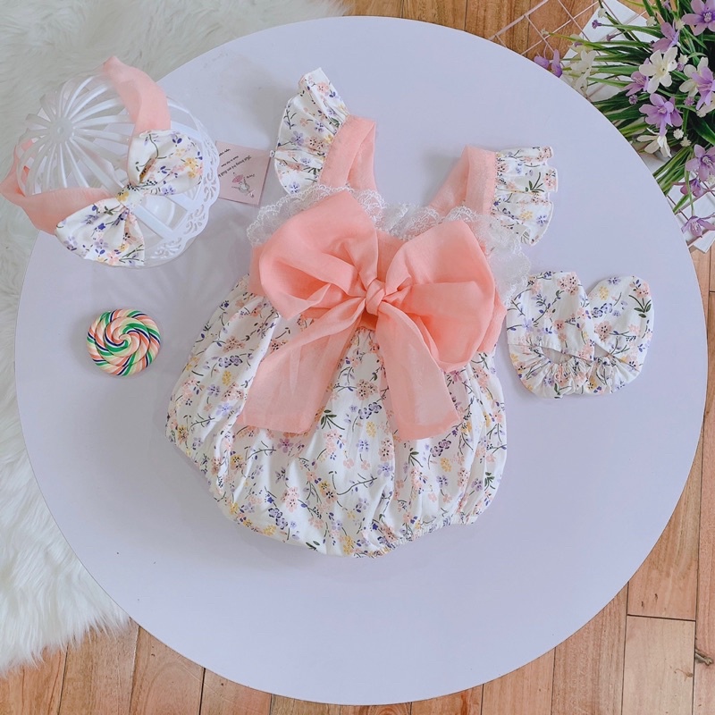 Body bé gái hoạ tiết hoa nhí nơ hồng [𝑻𝑨̣̆𝑵𝑮 𝑲𝑬̀𝑴 𝑻𝑼𝑹𝑩𝑨𝑵] và giầy vảiSU SHOP-mặc sinh Nhật- thôi nôi quà tặng