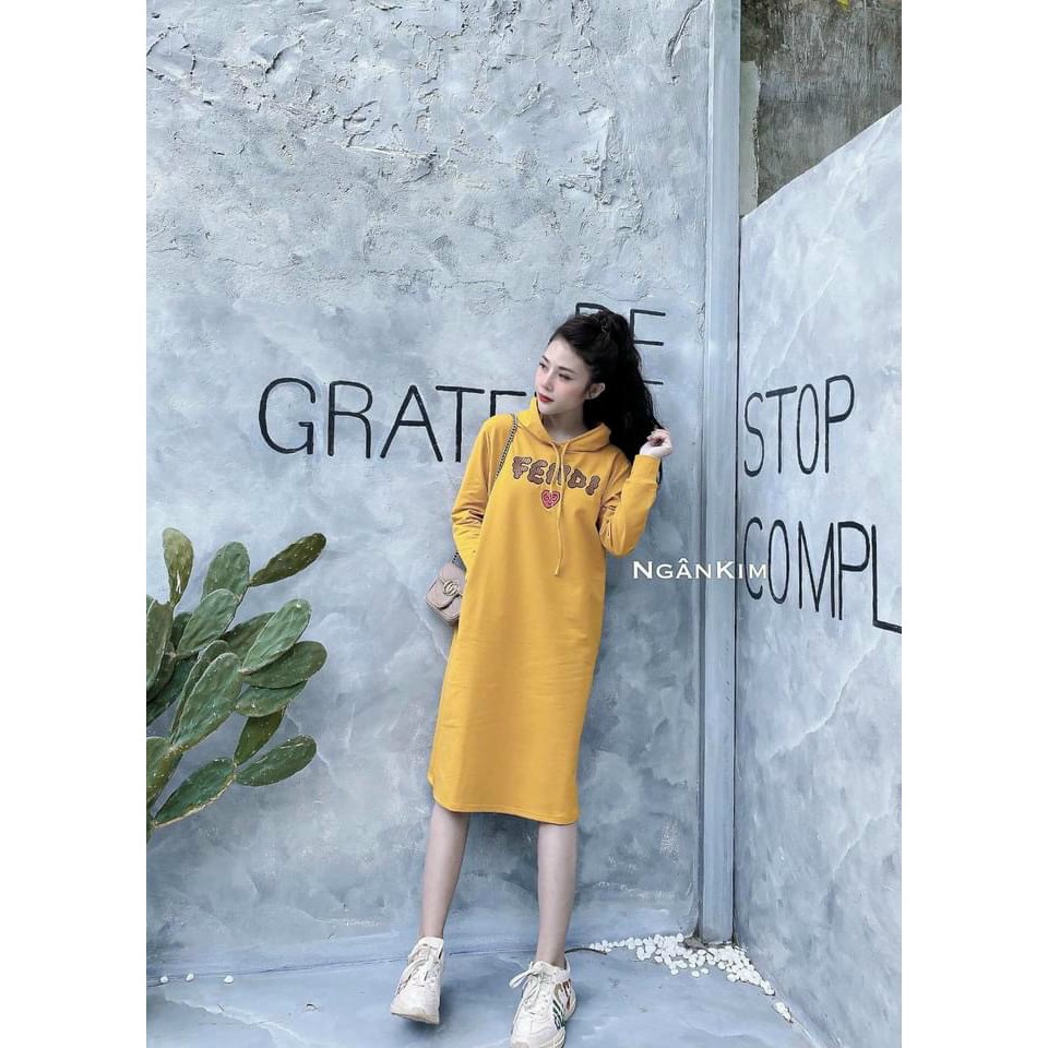 đầm suông dài tay nữ có mũ in chữ fenddy nhiều màu xinh xắn | BigBuy360 - bigbuy360.vn