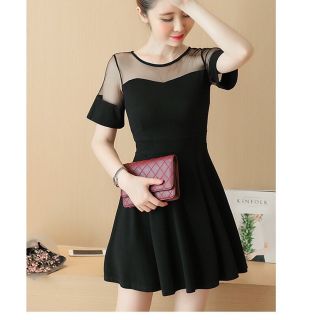 đầm xoè phối lưới vai