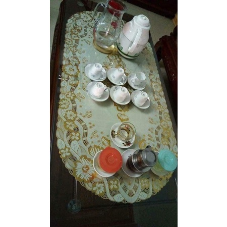 Khăn Trải Bàn Dập Hoa Nổi Màu Vàng Chống Thấm 50cm x 110cm