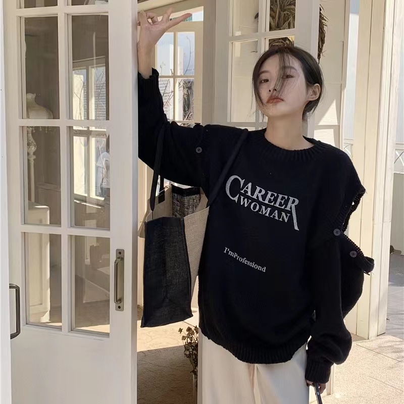 Áo sweater ZHELIHANGFEI dệt kim tay dài dáng rộng thiết kế hở cánh tay in chữ cá tính