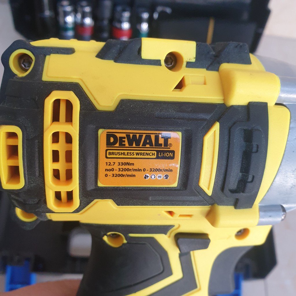 Bulong Dewalt không than kèm phụ kiện giá cực tốt!!!