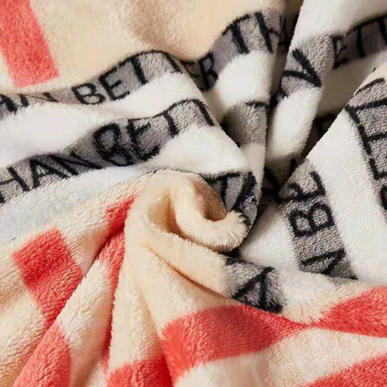 Chăn tuyết nhung sữa mềm mịn - Mềm đắp 4 mùa, chăn văn phòng kích thước 2mx2m3