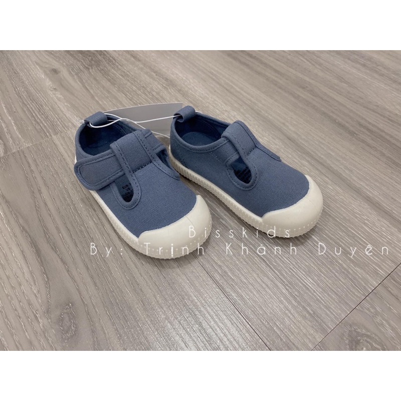 Giày bé trai