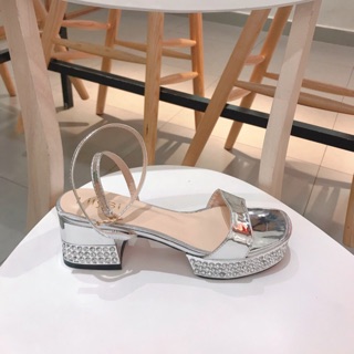 Sandal quai ngang đế hột đá