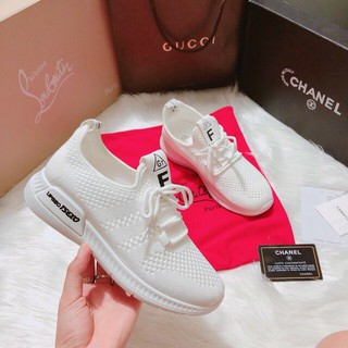 GIÀY NỮ MẪU MỚI NĂM NAY