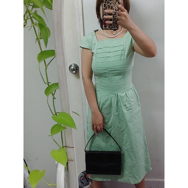 Đầm pastel xanh mint + hoa nhí ren vintage si tuyển