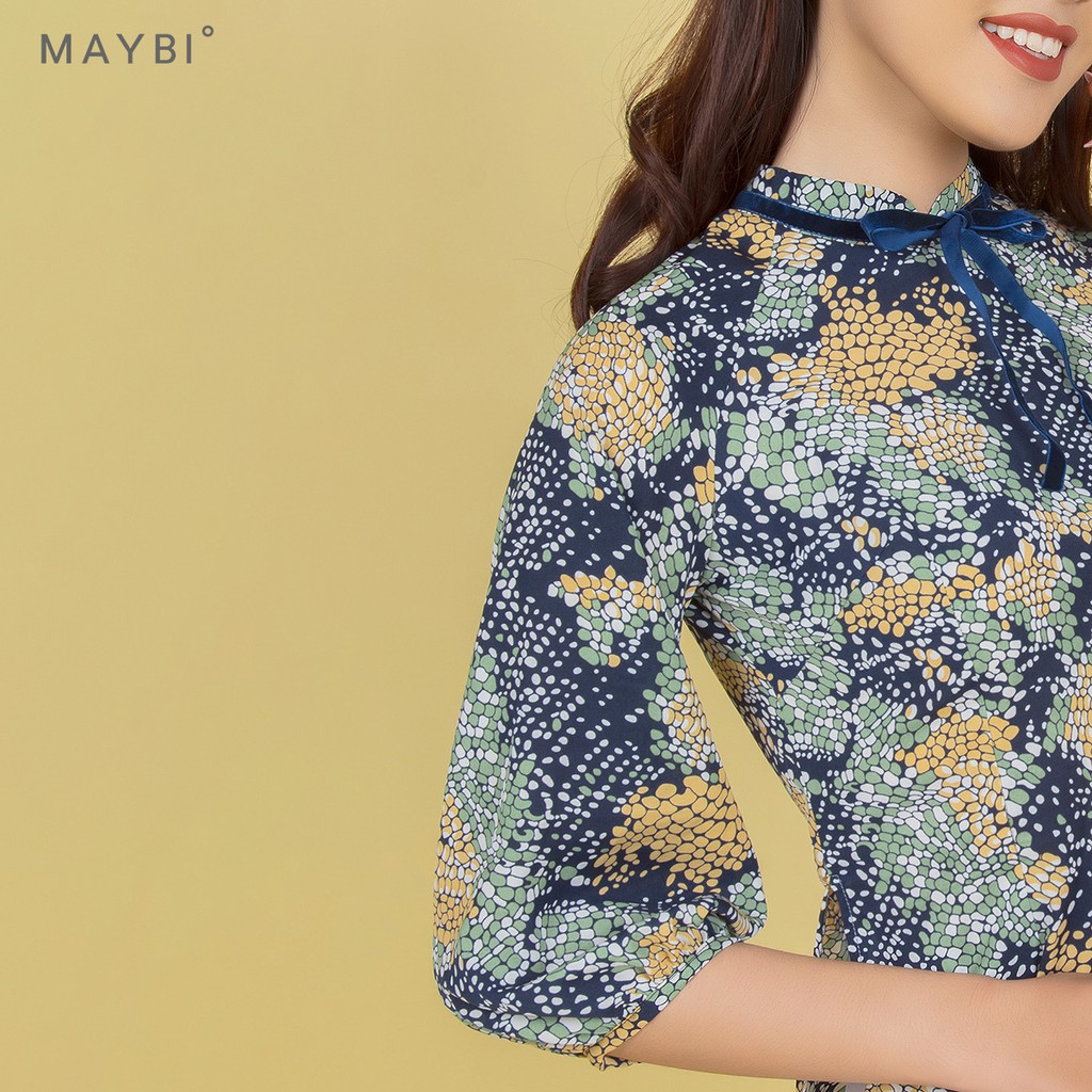 Áo dài Maybi hoạ tiết nền xanh phối nơ cổ