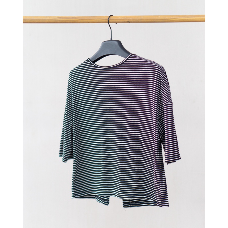 Áo thun sọc form rộng oversize xẻ thắt nơ sau tay lửng thời trang GAGO sọc đen GA4103