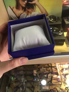 Hộp đựng đồng hồ cứng cáp