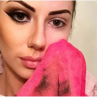 Khăn tẩy trang MakeUp Eraser (bill Sephora)