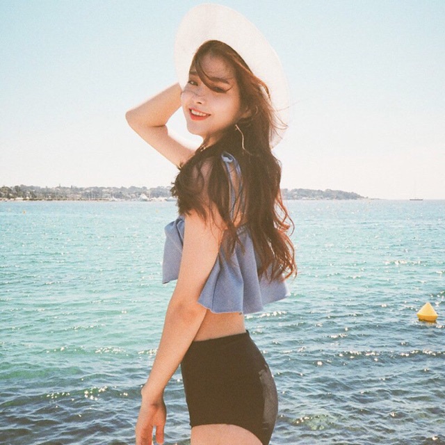 Bikini 2 mảnh hàn quốc ( có kèm ảnh khách )