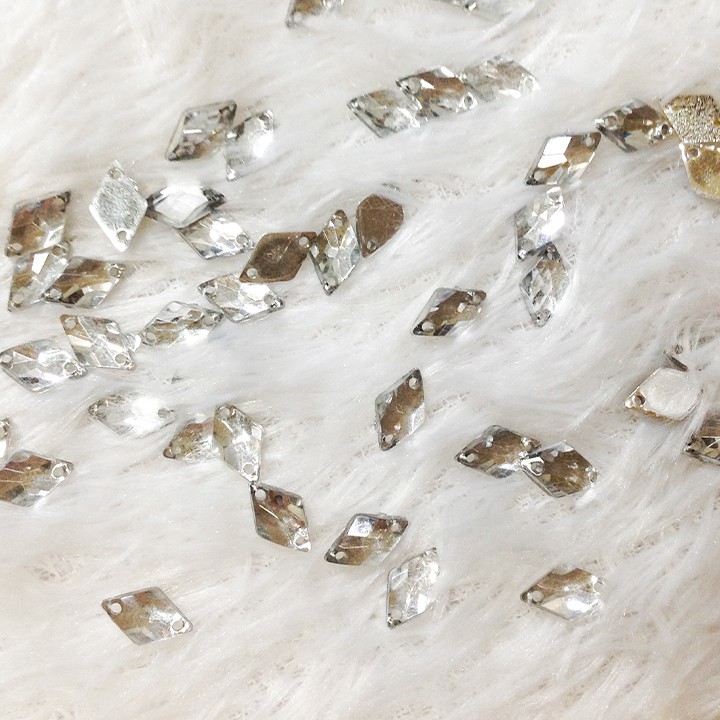 Hạt kết áo đính trang phục hình thoi chóp 7 màu size 1cm