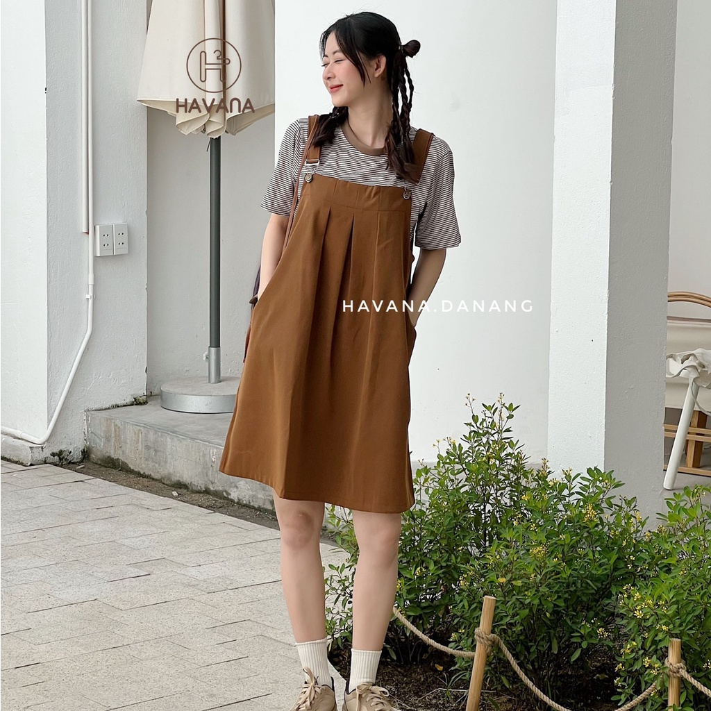 Set yếm kaki xếp ly kèm áo thun kẻ sọc, yếm ngắn có túi