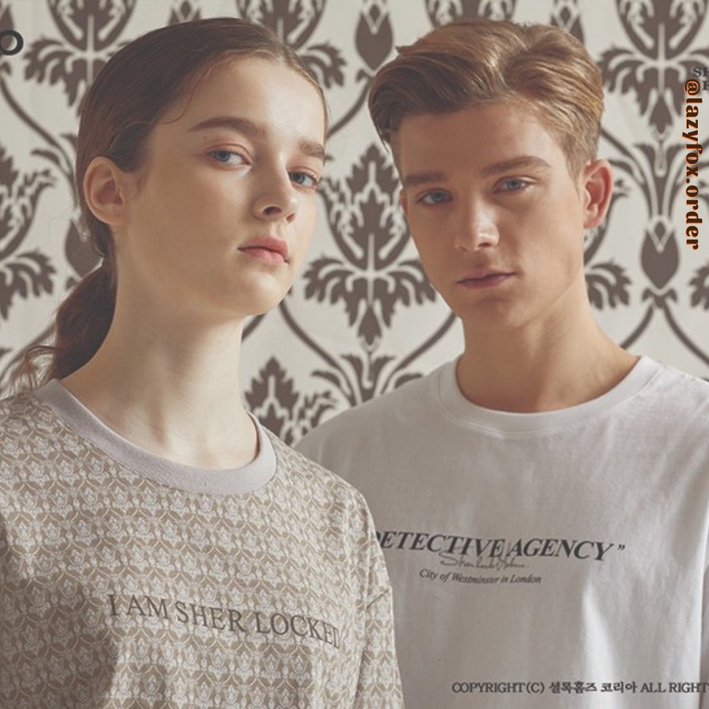 𝗦𝗣𝗔𝗢 𝘅 𝗦𝗛𝗘𝗥𝗟𝗢𝗖𝗞 𝗛𝗢𝗟𝗠𝗘𝗦 Áo phông Unisex 𝗦𝗵𝗼𝗿𝘁-𝘀𝗹𝗲𝗲𝘃𝗲𝗱 𝗧-𝘀𝗵𝗶𝗿𝘁
