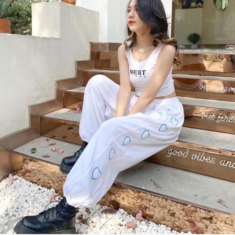 Quần Bom Rút Ống Viền Tim Unisex 2 Màu Đen Trắng