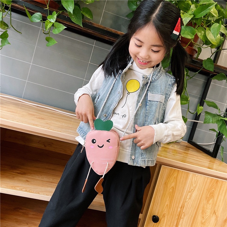 Túi Đeo Chéo Hình Cà Rốt Dễ Thương Cho Bé