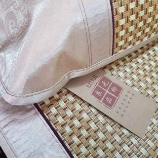 Chiếu mây MUJI điều hòa ( mặt sau là lụa có kèm 2 vỏ gối)