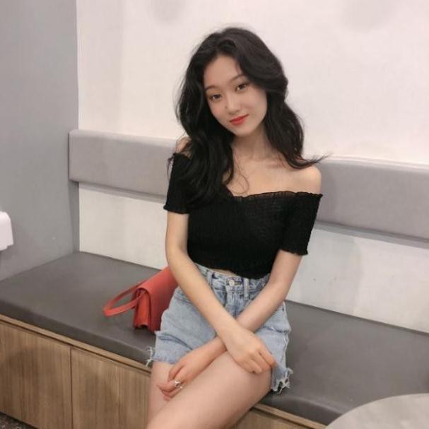 Áo trễ vai đắp chéo xinh xinh nhìn rất Hàn Quốc ulzzang