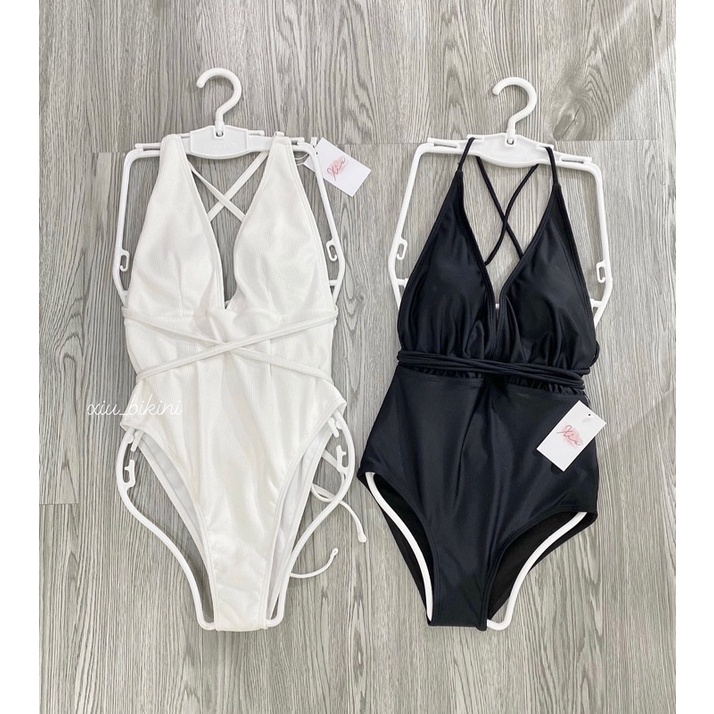 Bikini 2 mảnh xẻ ngực sâu (ảnh thật)