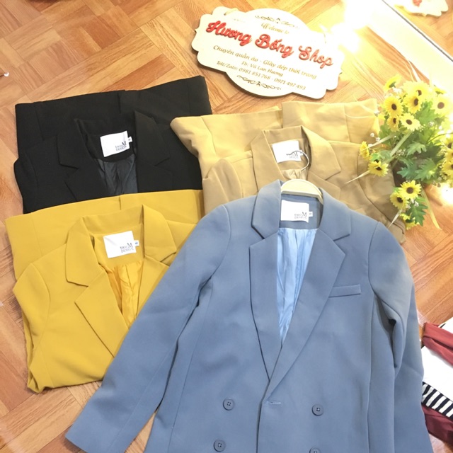 Vets nữ kiểu dáng trẻ trung.