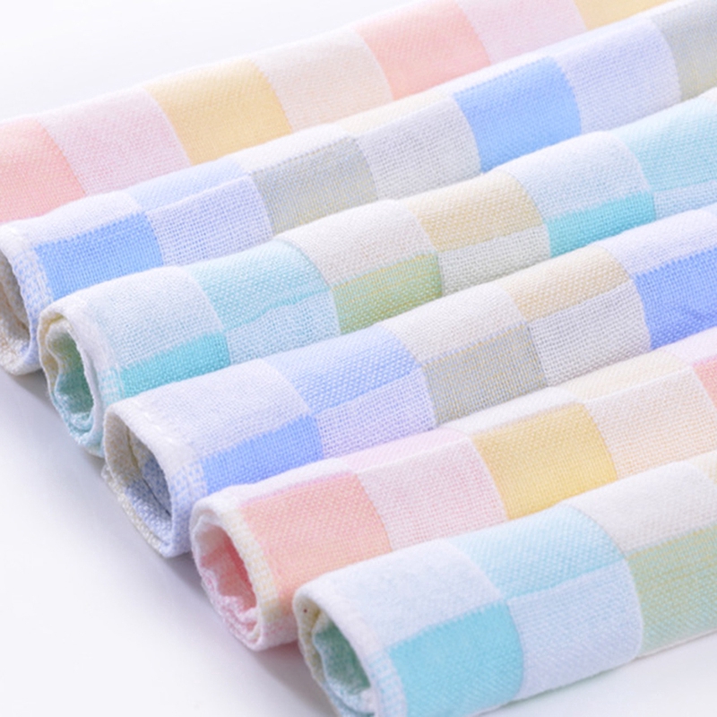 Khăn tắm làm từ cotton mềm mại dành cho bé