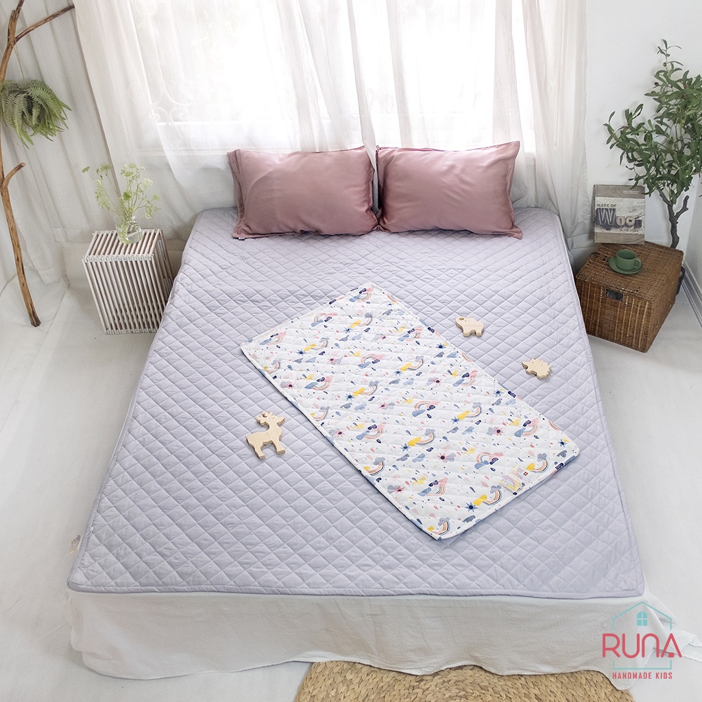 Tấm lót chống thấm cho bé RUNA KIDS Cotton Hàn 100% chần bông thấm hút tốt thoáng mát an toàn cho bé kích thước 40x60cm