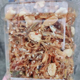Cá cơm rim lạc vừng mặn ngọt.