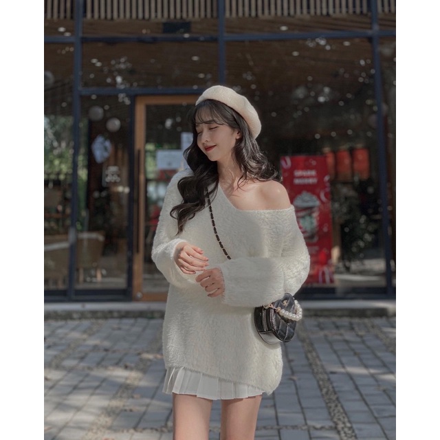 Áo len lông cổ tròn măc đuoc lệch vai